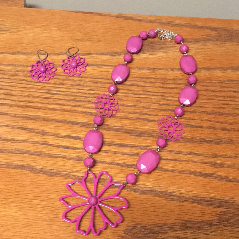 Pink flower necklace